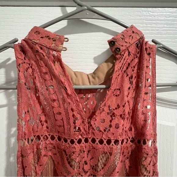 WAYF Lace Midi Dress - Picture 6 of 9